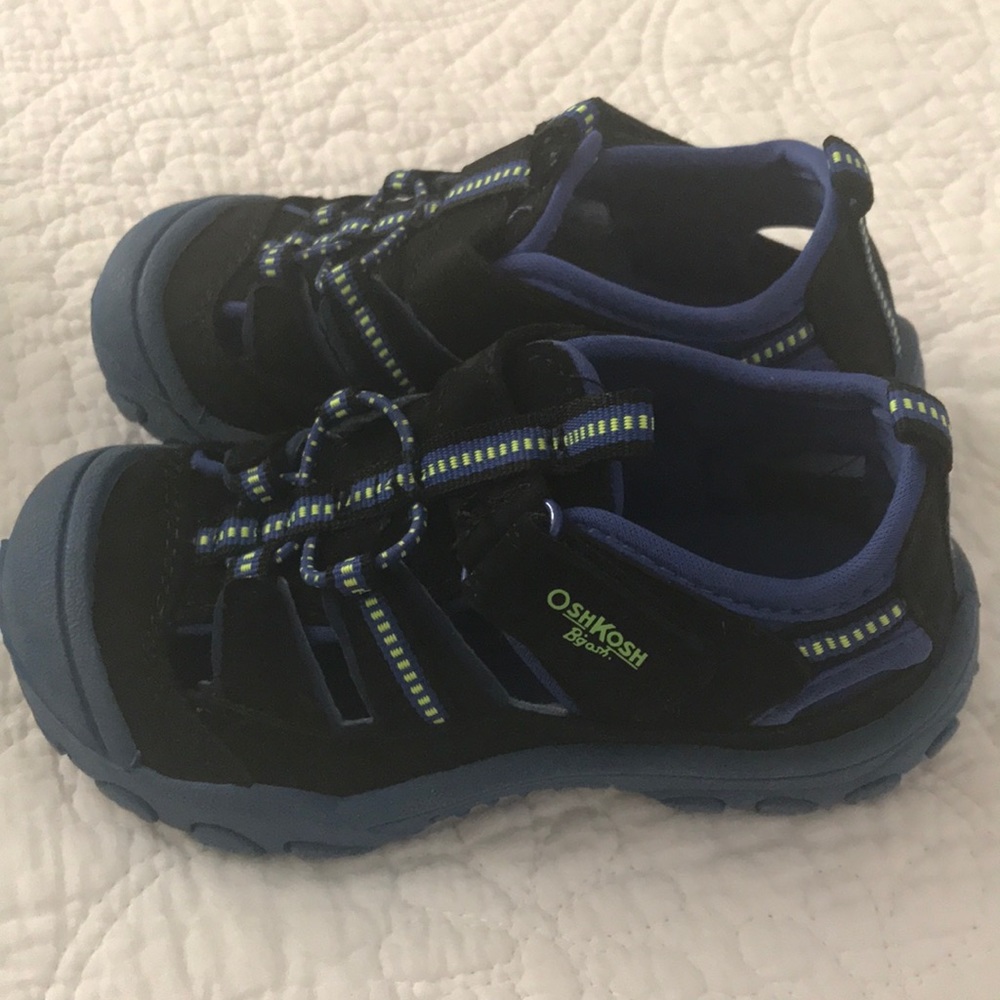Osh Kosh Toddler shoes like new